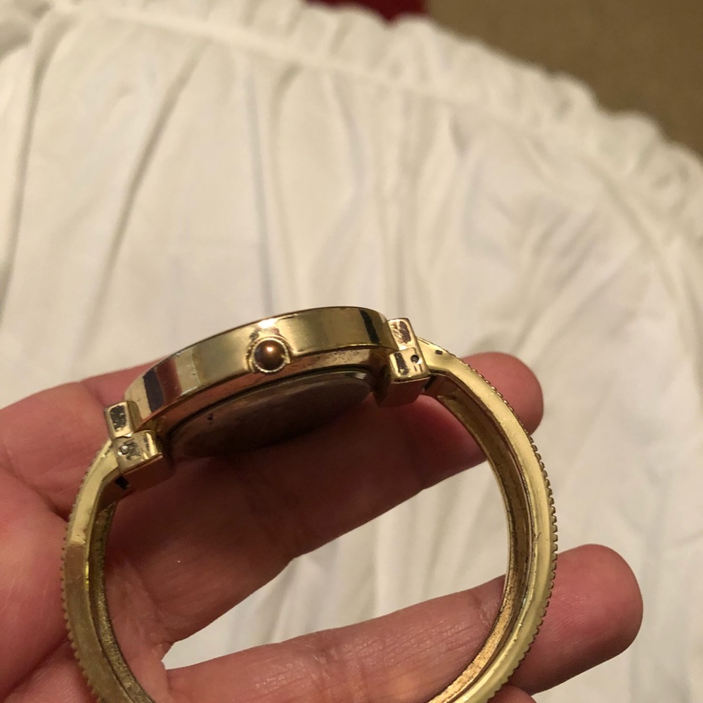 Watch - Picture 2 of 3